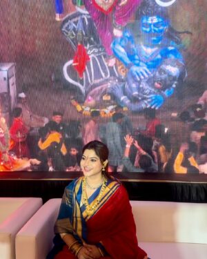 Sneha Wagh Instagram - Ganpati Bappa Morya🎉
Lalbaug Cha Raja ani Mumbai Cha Raja Pratham Divas SanDarshan
.
.
.
@jewelsofmyra 
.
.
.
#mumbaicharaja #lalbaughcharaja #ganpatibappamorya #ganeshfestival #ganeshchaturthi #sarangesneha #snehawagh