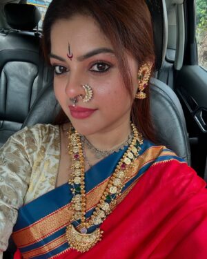 Sneha Wagh Instagram - Ganpati Bappa Morya🎉
Lalbaug Cha Raja ani Mumbai Cha Raja Pratham Divas SanDarshan
.
.
.
@jewelsofmyra 
.
.
.
#mumbaicharaja #lalbaughcharaja #ganpatibappamorya #ganeshfestival #ganeshchaturthi #sarangesneha #snehawagh