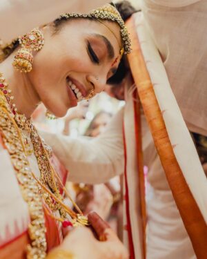 Sobhita Dhulipala Instagram - మాంగల్యం తంతునానేనా మమజీవన హేతునా
కంఠే భద్నామి సుభగే త్వం జీవ శరదాం శతం