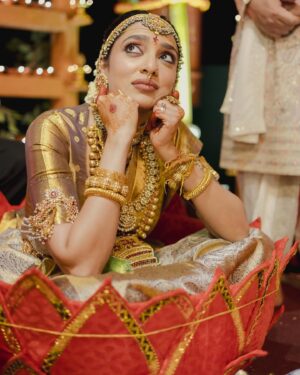 Sobhita Dhulipala Instagram - మాంగల్యం తంతునానేనా మమజీవన హేతునా
కంఠే భద్నామి సుభగే త్వం జీవ శరదాం శతం
