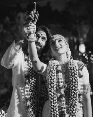 Sobhita Dhulipala Instagram - మాంగల్యం తంతునానేనా మమజీవన హేతునా
కంఠే భద్నామి సుభగే త్వం జీవ శరదాం శతం