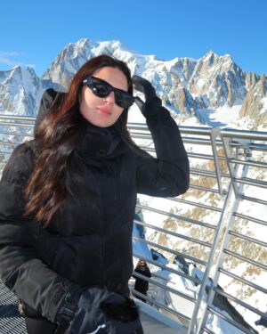 Sofia Scalia Instagram - Missione neve : completata ! ❄️ ☃️
Grazie Courmayeur per regalarci sempre momenti così speciali ❤️
Grazie @lequilibristeleggings per questo outfit perfetto per l’occasione ⭐️ #gifted