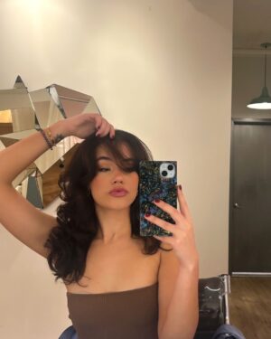 Solea Pfeiffer Instagram - stories saw her first but yeah my hair is different now and I feel good about it!!! thanks @domforletta you know how to make a girl feel like a womannn 💗💕💗💗💕💗💗