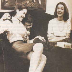 Soledad Silveyra Instagram - Mi amado Máximo, hoy cumplirías 64 años y desde la tierra te abraza toda la familia. Nuestro recuerdo siempre. Fuiste como un hijo, beso al cielo que te cobija y te pido que me ayudes desde allá con mi salud y estreno. Te adoro hermano y sabe que aquí tenes una heredera: Jacinta, hija de @mathopff que es igual a vos. Mamá, mamá Sole y el tío Jorge tampoco están conmigo. Los adoro🧚🏻‍♀️❤️