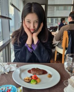 Actress Son Ji-hyun HD Photos and Wallpapers February 2025