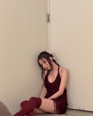 Son Na-eun Instagram - 🩰