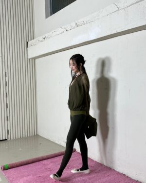 Son Na-eun Instagram - 🩰