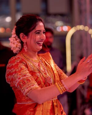 Sonal Monteiro Instagram - The Sado ( The Mangalorean Catholic bride’s sari is known as a sado.). ♥️ 

The blouse is beautifully worked by @radhika.designerstudio . 
Loved every bit of the work .. ♥️
Makeup - @ganesh_makeover 
Hair - @makeover_by_praveen 
Photography- @lightbucketproductions 

#sonalmonteiro #mangaloreanwedding #tharunsudhir #tharunsonaltakeok #christianwedding #mangaloreansado