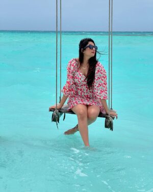 Sonal Monteiro Instagram - Saltwater heals everything ♥️ 

Thank u @trawel_mart for planning the itinerary so well !! We enjoyed every bit of our trip !!

@kandima_maldives ♥️

#sonalmonteiro #tharunsudhir #maldives #honeymoondestination #trawelmart #trawelmartexclusive