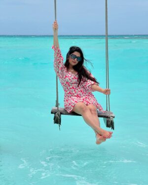 Sonal Monteiro Instagram - Saltwater heals everything ♥️ 

Thank u @trawel_mart for planning the itinerary so well !! We enjoyed every bit of our trip !!

@kandima_maldives ♥️

#sonalmonteiro #tharunsudhir #maldives #honeymoondestination #trawelmart #trawelmartexclusive