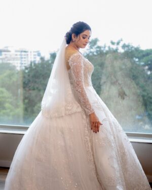 Sonal Monteiro Instagram - A touch of classic beauty !!! @chandangowda_official this post is for you ! ♥️ you deserve a shoutout for designing this gown just the way I wanted .. lots and lots of love to you ! ♥️♥️ I couldn’t have asked for anyone better than you for this gown ♥️♥️ 
@sulthandiamondsandgold thanks for designing this exquisite diamond necklace ! ♥️ 
Makeup - @ganesh_makeover 
Hair - @makeover_by_praveen 
Wearing from the house of @rentyourlook_by_chandangowda by @chandangowda_official ♥️

#tharunsonaltakeok #sonalmonteiro #tharunsudhir #mangalorewedding #christianwedding #whitegown #weddinggown