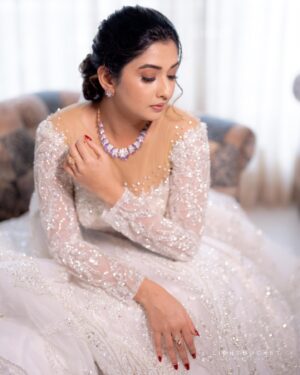 Sonal Monteiro Instagram - A touch of classic beauty !!! @chandangowda_official this post is for you ! ♥️ you deserve a shoutout for designing this gown just the way I wanted .. lots and lots of love to you ! ♥️♥️ I couldn’t have asked for anyone better than you for this gown ♥️♥️ 
@sulthandiamondsandgold thanks for designing this exquisite diamond necklace ! ♥️ 
Makeup - @ganesh_makeover 
Hair - @makeover_by_praveen 
Wearing from the house of @rentyourlook_by_chandangowda by @chandangowda_official ♥️

#tharunsonaltakeok #sonalmonteiro #tharunsudhir #mangalorewedding #christianwedding #whitegown #weddinggown