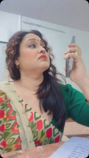Sonalika Joshi Instagram - Iska Samadhaan mushkil hain😜
