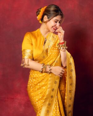 Sonarika Bhadoria Instagram - 🪔💥✨🌻

📸 @mediamansionx