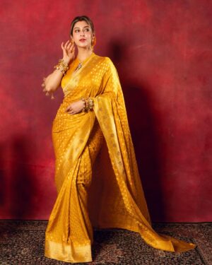 Sonarika Bhadoria Instagram - 🪔💥✨🌻

📸 @mediamansionx