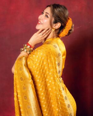 Sonarika Bhadoria Instagram - 🪔💥✨🌻

📸 @mediamansionx