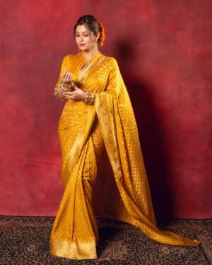 Sonarika Bhadoria Instagram - 🪔💥✨🌻

📸 @mediamansionx