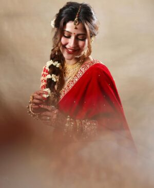 Sonarika Bhadoria Instagram - Pehla Karvachauth aur meri Shaadi ka lehenga
🫠♥️🧿

🌙🪞🪷✨

📸 @mediamansionx