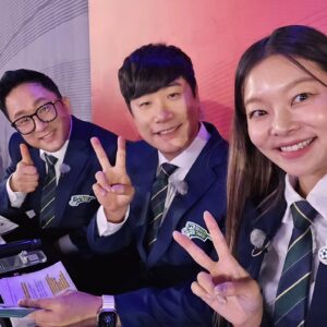 Song Hae-na Instagram - 내가뛰던 경기장으로ㅠㅠ⚽️
골때녀 올스타 특별해설위원으로 다녀왔어요
다들 너무 보고싶었어 축구 못잃어♡
Merry Christmas🎁