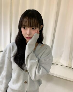 Song Ye-bin Instagram - 이븐하게 익지 않았어요