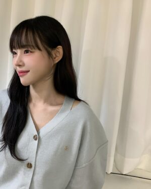 Song Ye-bin Instagram - 이븐하게 익지 않았어요