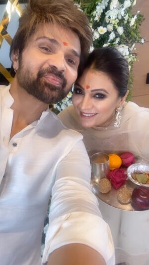 Sonia Kapur Instagram - Happy Ganesh Chaturthi ❤️ @realhimesh  #Ganpati Gajaanann 🙏🏻🙏🏻