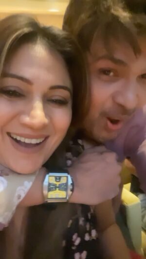 Sonia Kapur Instagram - Celebrating my birthday with my piya @realhimesh in the bazaar #😊😊❤️❤️reels , #birthday