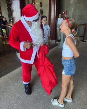 Sonia Kruger Instagram - Merry Christmas! May you sleigh all day! 🎅🏻❤️