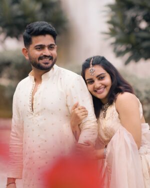 Sonia Singh Instagram - Growing together 🥰❤️

Dress courtesy: @shilpacouture ♥️
P.C - @_surya_teja_9 💛