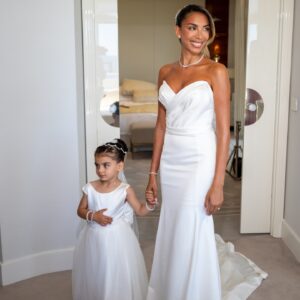 Sonia Tlve Instagram - 🥰🥰Bientôt l’anniversaire de ma coquillette d’amour , elle veut porter une robe de mariée m’a t’elle dit 🥰🥰🥰😅 Qui me connaît depuis sa naissance et ll’a vu grandir ?