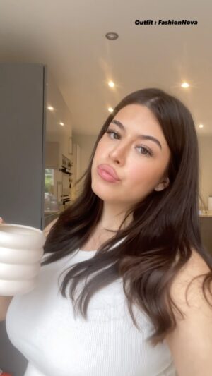Sophia Grace Brownlee Instagram - cozy fall vibes have entered the chat : 🤎🍂☕️🎃 @FashionNova