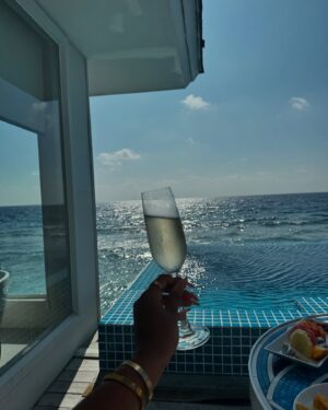 Sophie Piper Instagram - Breakfast date 🧡 @kandima_maldives