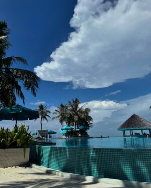 Sophie Piper Instagram - Island life 🩵 @kandima_maldives
