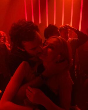 Sophie Turner Instagram - Happy Birthday my angel pie 🥧 🎉 30, flirty and thriving 🎈