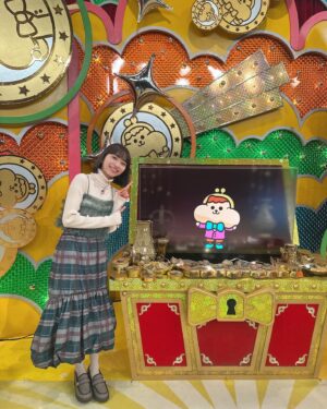 Sora Tamaki Instagram - 💰

カネオくん！
今回は海上保安庁について🌊

密漁船を追跡する様子を初めて見たのですが
衝撃的でした🫨

ぜひご覧ください！

knit&shoes @randa_pic
bustier @asknowaspinky
skirt @somari_imagination
earring&ring @cattlya130

#有吉のお金発見突撃カネオくん 
#田牧そら
