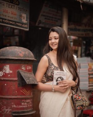 Soumi Ghosh Instagram - বইপাড়া 🌸