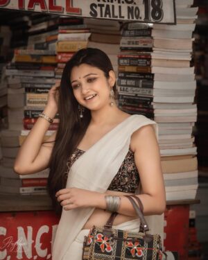 Soumi Ghosh Instagram - বইপাড়া 🌸