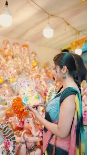 Soumi Ghosh Instagram - 📸 @shuva10 👗 @vastramika_boutique_kolkata #happyganeshchaturthi #puja #kolkatadiaries #kolkataphotography #kolkatapuja #kolkatadiaries #shooping #photography #photooftheday #shooting #shootout