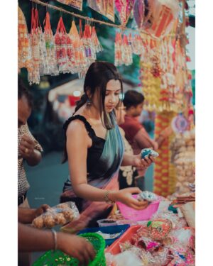 Soumi Ghosh Instagram - Ganapati Bappa moreya 🙏🏻

#HappyGaneshChaturthi

📸 @shuva10 
👗 @vastramika_boutique_kolkata
