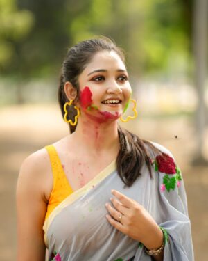 Soumi Ghosh Instagram - In frame @soumi_ghosh_