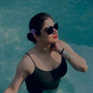 Srabanti Chatterjee Instagram - Looking forward to Peace , Prosperity and Happiness .
Happy New Year ✨❤️