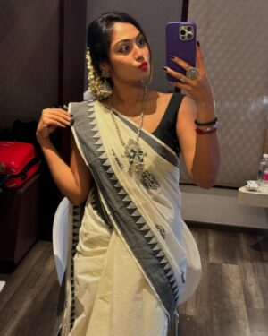 Sreethu Krishnan Instagram - In my ME era🤳 🌝✨…

#mirrorpic #sreethukrishnan