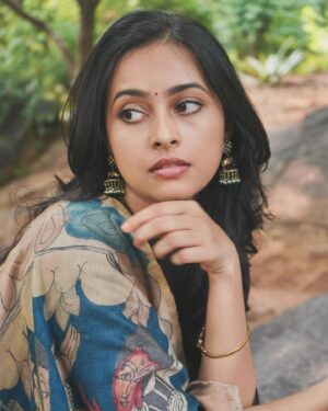 Sri Divya Instagram - 👗 @labellikithabommu 

💍 @devijewellersjubileehills 

📸 The one n only @shreeofficially 😎!! 🙃