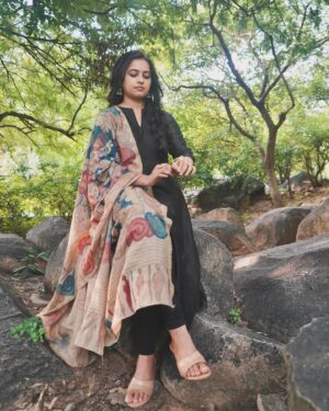 Sri Divya Instagram - 👗 @labellikithabommu 

💍 @devijewellersjubileehills 

📸 The one n only @shreeofficially 😎!! 🙃