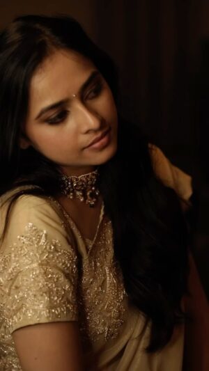 Sri Divya Instagram - 💛

🥻 @tilakamsarees 

💍  @pradejewels 

📸 @adnan.a.abbas