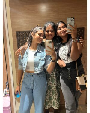 Srinisha Jayaseelan Instagram - Happy Birthday Mummy❤️💜🧿
I couldn't imagine my life without you, Mummy. Your love and support have made every moment so beautiful and meaningful. Thank you for all the sacrifices you've made and for always being there to lift me up. I love you so very much😍💜❤️🧿