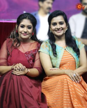 Sruthi Shanmuga Priya Instagram - Friendship goals 😍

#SunTV #Lakshmi #SruthiRaj #SruthiShanmugaPriya #SunDigital