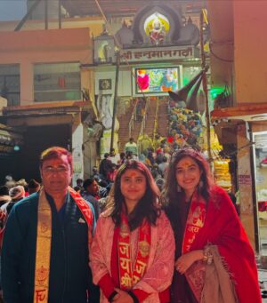 Stefy Patel Instagram - Toh apne birthday week pe hum Ram Lalla ji and hanuman ji se milne Ayodhya gye the 🙏♥️
.
.
Blessed and grateful for such a beautiful start of 2025🥰