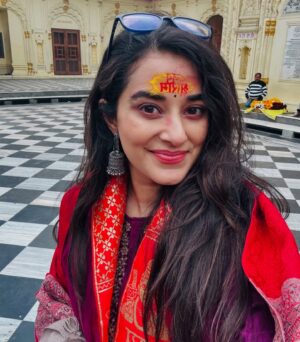 Stefy Patel Instagram - Toh apne birthday week pe hum Ram Lalla ji and hanuman ji se milne Ayodhya gye the 🙏♥️
.
.
Blessed and grateful for such a beautiful start of 2025🥰