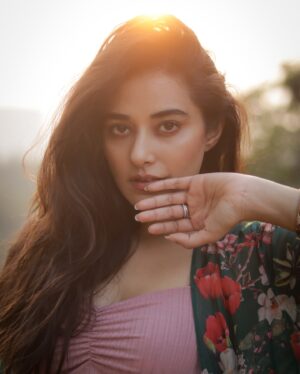 Stefy Patel Instagram - “The magic hour suits me, don’t you think? 🌅💫”
.
.
Finally I get to shoot with the one and only @kilaruness 🥰